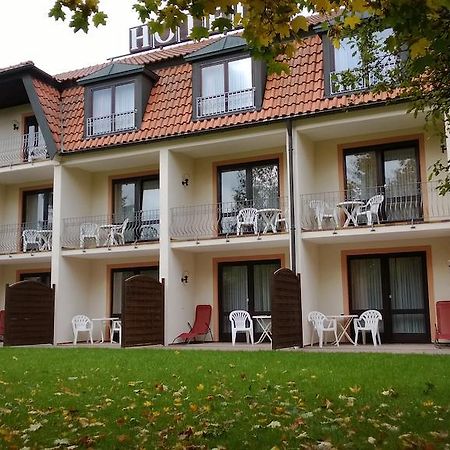 Landhotel Vierjahreszeiten Bad Königshofen im Grabfeld Esterno foto