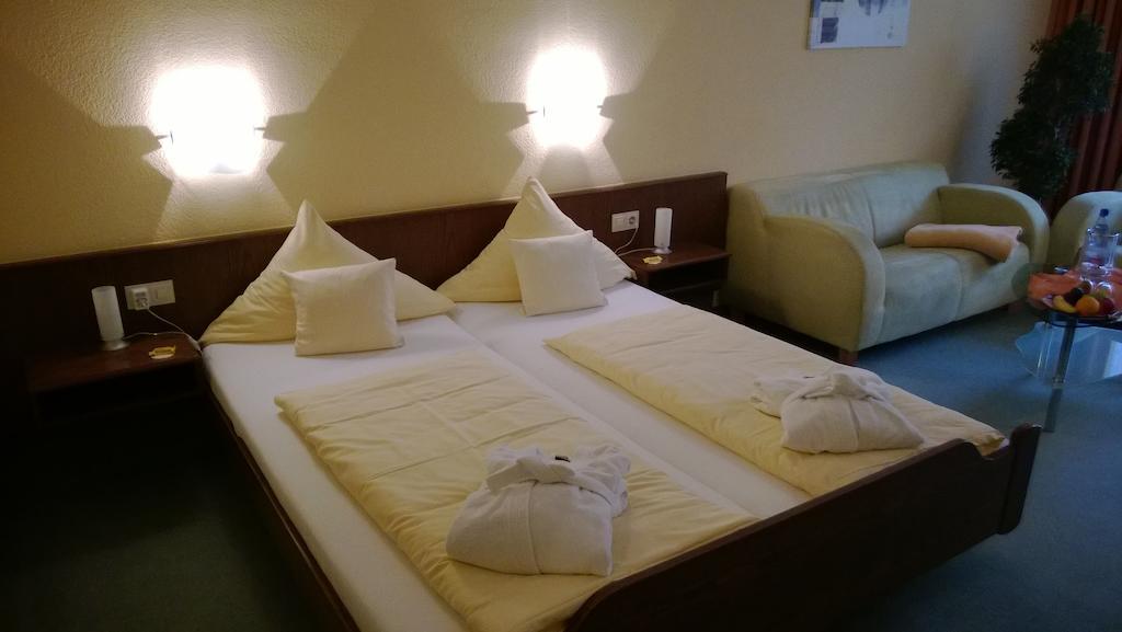 Landhotel Vierjahreszeiten Bad Königshofen im Grabfeld Camera foto