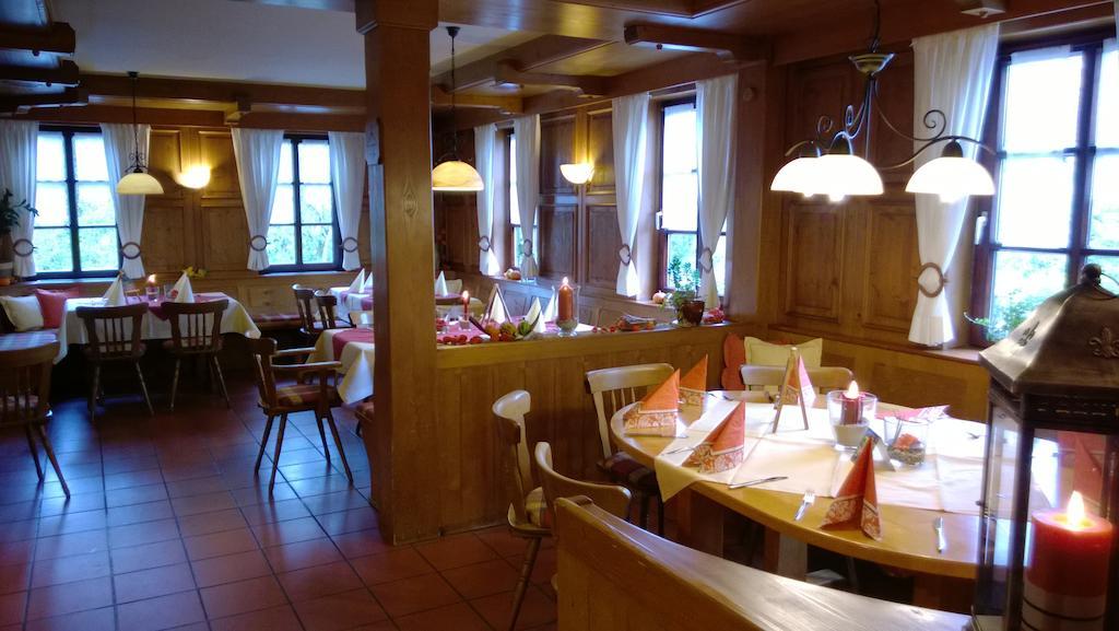 Landhotel Vierjahreszeiten Bad Königshofen im Grabfeld Esterno foto