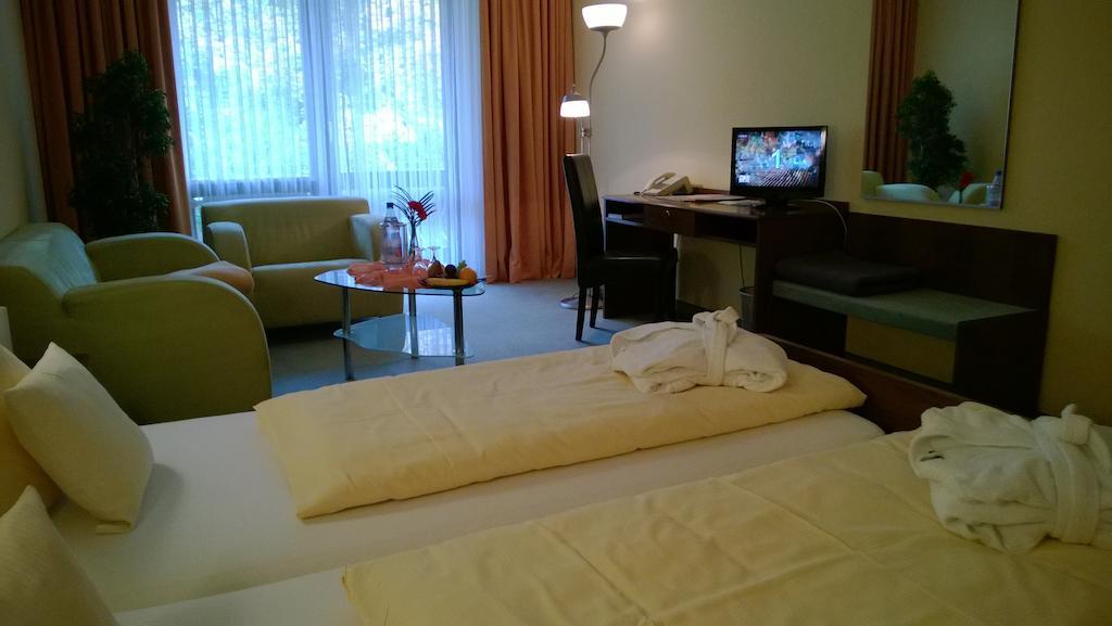 Landhotel Vierjahreszeiten Bad Königshofen im Grabfeld Camera foto